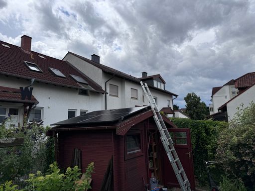 Mini-PV auf Gartenhütte